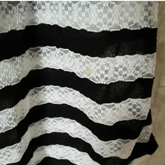 Cato lace striped black and white sjprt sleeve top shirt size medium - Picture 3 of 7